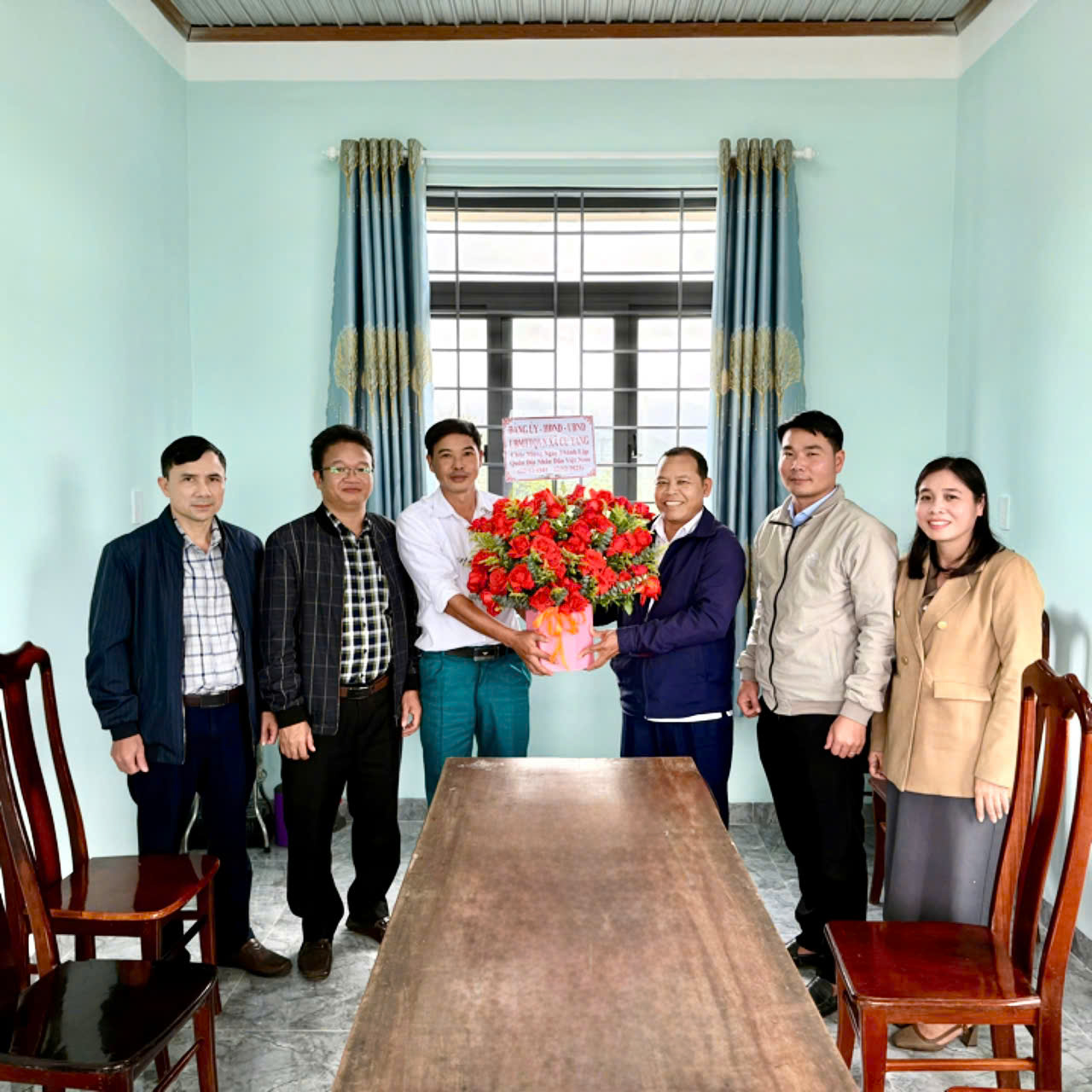 ĐẢNG UỶ - HĐND – UB MTTQ VN – UBND XÃ CƯ YANG THĂM, CHÚC MỪNG BAN CHQS XÃ NHÂN KỶ NIỆM NGÀY 22/12